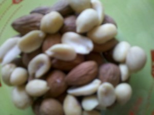 nuts lowers risk of diabetes